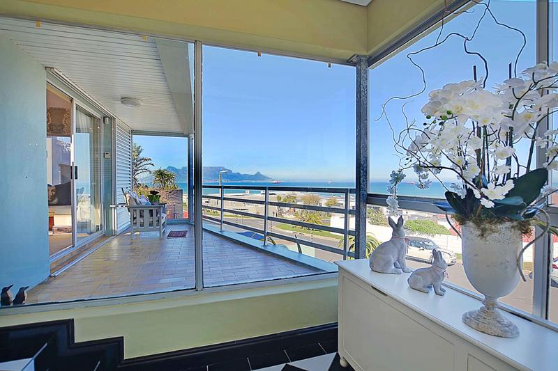 4 Bedroom Property for Sale in Bloubergstrand Western Cape